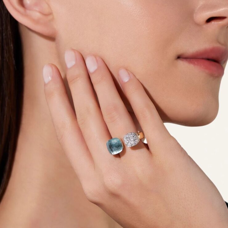 Pomellato ring in rosé goud 18kt met topaas blauw omringd door briljanten van 0,80 karaat