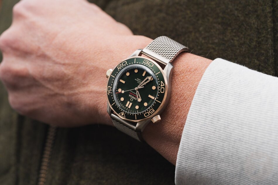 Omega-Seamaster-300M-Ti-Green-21090422010001-24.jpg