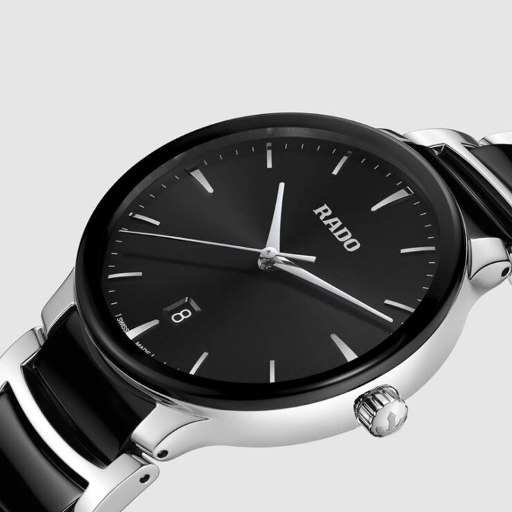 Rado horloge met een kast in staal, met een wijzerplaat in het zwart en een diameter van 39.5 mm