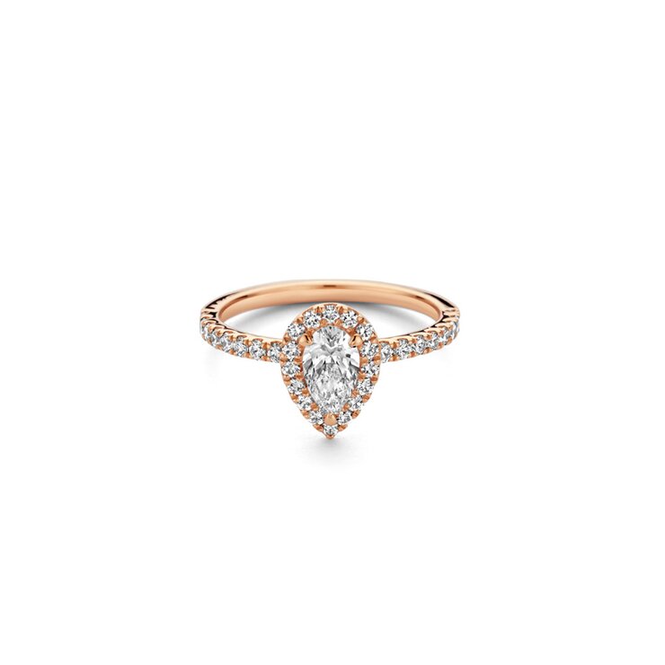 The Exclusive Collection verlovingsring in rosé goud 18kt met peervormige diamant van 0,41 karaat als hoofdsteen omringd door briljanten van 0,40 karaat