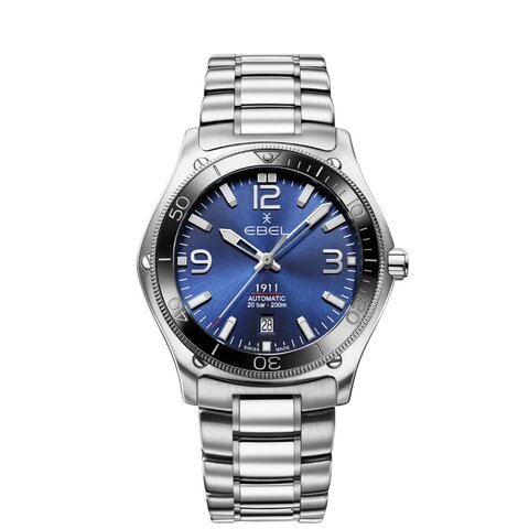 Ebel horloge met een kast in keramiek op staal, met een wijzerplaat in het blauw en een diameter van 42 mm